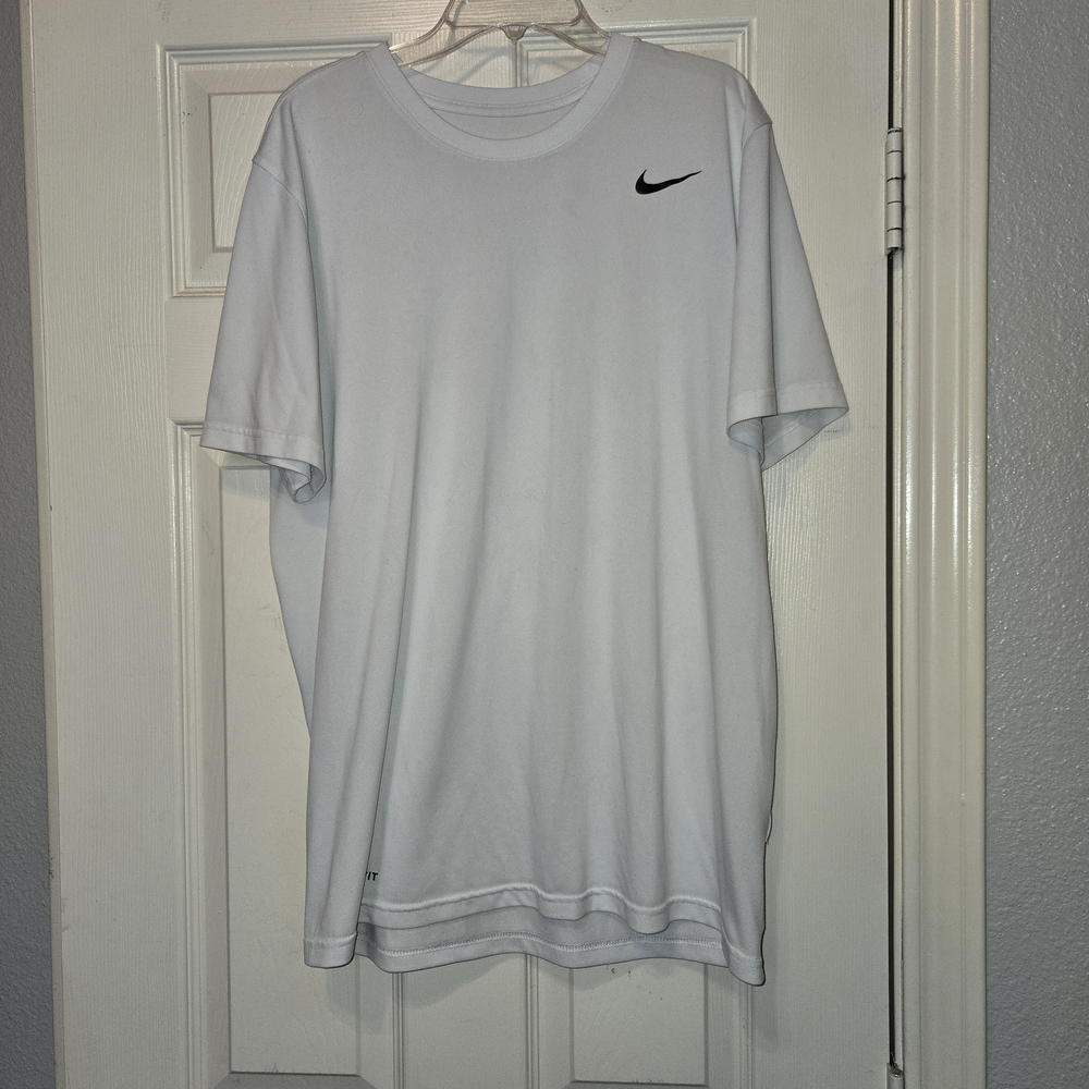Nike Men's White Short Sleeve Tee